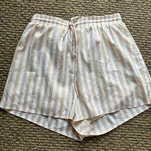 Princess Polly White and Beige Striped Shorts | Size 8